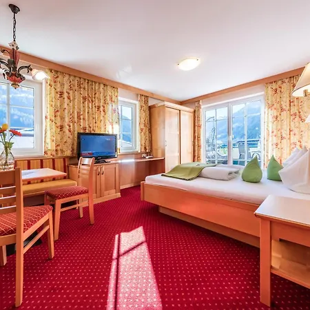 Apart Boutiquehotel Sonnenhof 4* Mayrhofen